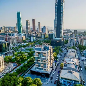 Marlen Bayrakli **** Izmir
